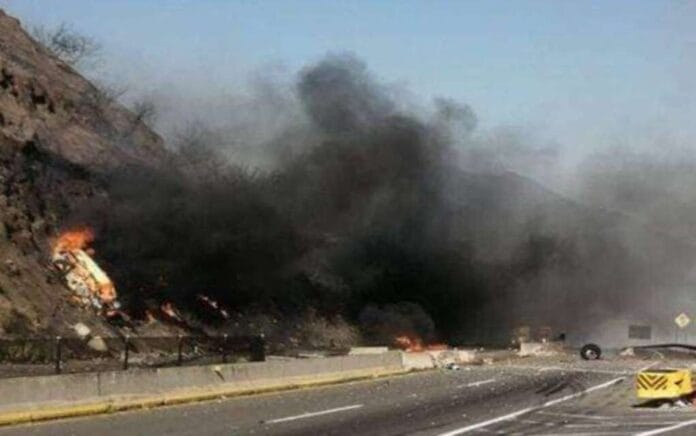 explosion pipa carretera Nayarit (1)