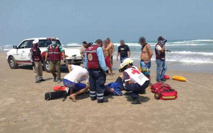 bañistas casi se ahogan playa Miramar