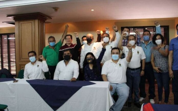 Ante el rechazo de Pemex de cubrir plazas vacantes, hay trabajadores que laboran horarios extenuantes de 24 por 24 horas