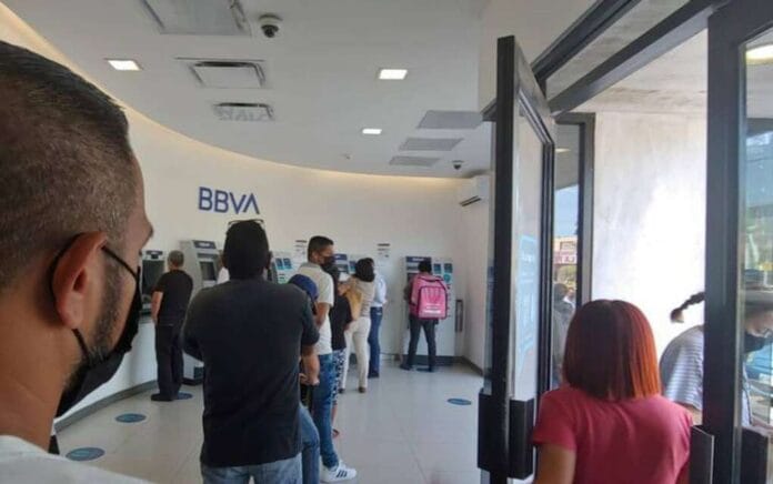 BBVA restablece su servicio de multicajas