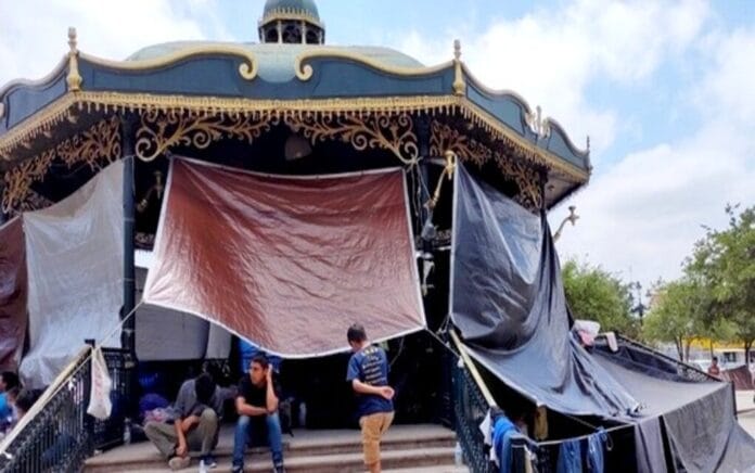 Buscan-reubicar-a-cientos-de-migrantes-hacinados-en-Reynosa