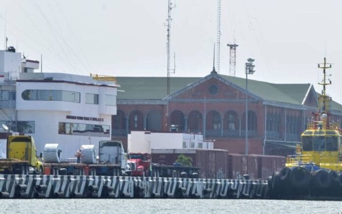 Instalaciones de la API Tampico _ Crédito_ José Luis Tapia