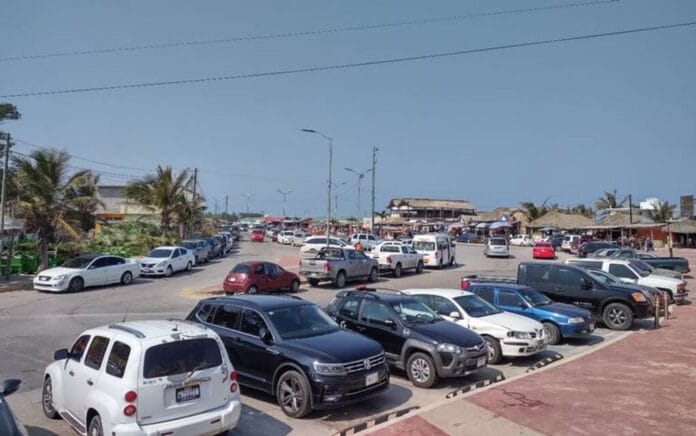 Durante este fin de semana, playa Miramar fue visitada por más de 24 mil turistas _ Juan Hernández