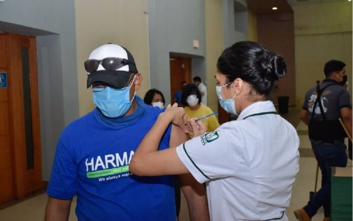 Vacunación anticovid en Nuevo Laredo, Tamaulipas _ Mauricio Hernández