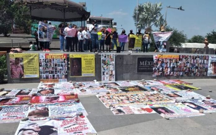 Colectivos protestaron