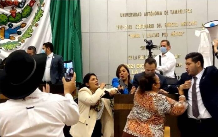 _Riña_ en el Congreso de Tamaulipas, hubo desde gritos y hasta empujones