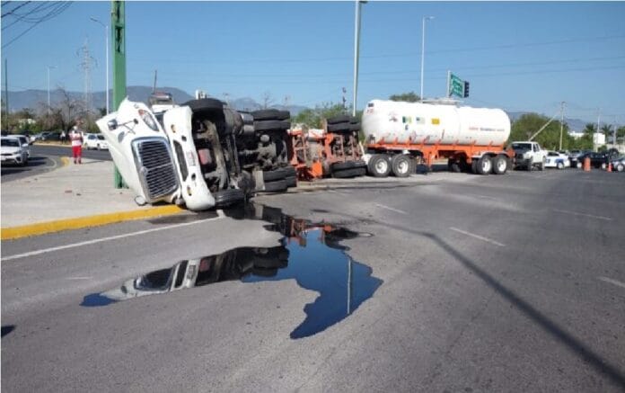 vuelca pipa con diesel Victoria