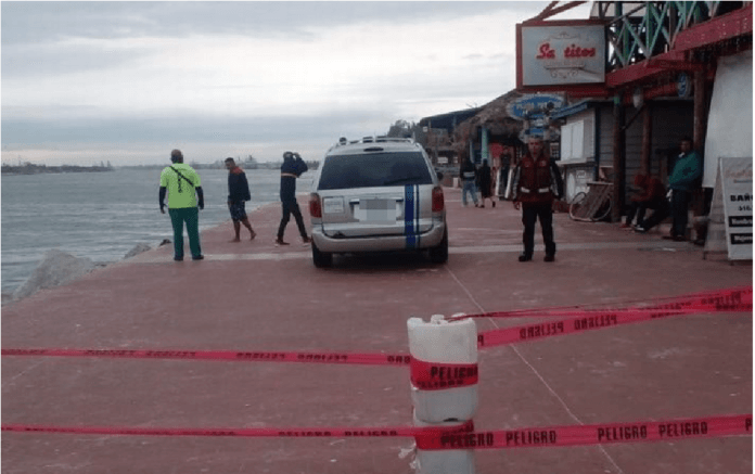 Cierran el acceso a las escolleras por oleaje elevado en playa Miramar