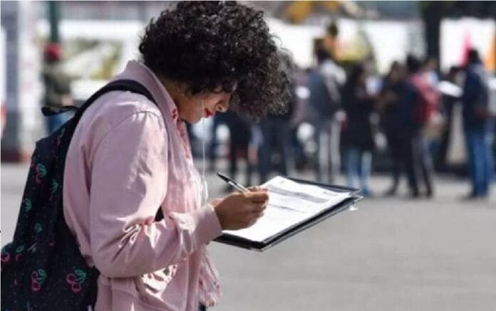 Sin prestaciones o en autoempleo jóvenes egresados