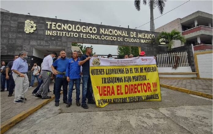 Maestros del Tec Madero vuelven a manifestarse, bloquean Avenida