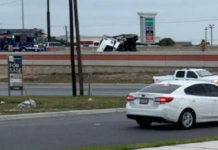 Camión se vuelca en la autopista interestatal 2 entre Donna y Weslaco