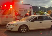 Lesionados un adulto mayor y un menor en percance vehicular
