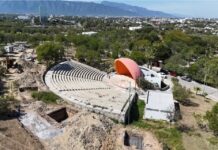 Construyen cubierta sobre concha acústica del parque Siglo XXI