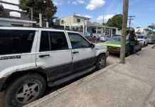 Retiran al mes 20 vehículos abandonados de la vía pública