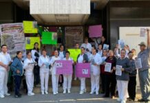Cierran delegación del ISSSTE, exigen destitución del director de unidad médica