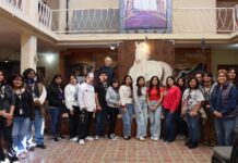 Estudiantes de la UPRR asisten a exposición “Rúbrica en el Tiempo: 1981–1991–2026”