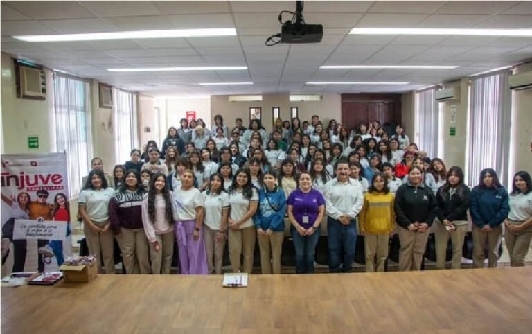 INJUVE imparte plática “Amor es Sin Violencia”