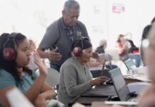 Benefician con 420 auxiliares auditivos a 215 personas de 13 municipios