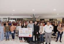 Realizan entrega de tarjetas «La Escuela es Nuestra» para dignificar planteles