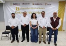 Entrega becas del programa “Jóvenes Escribiendo el Futuro”