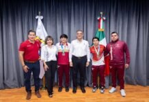 Gobernador Américo Villarreal se reúne con campeones tamaulipecos