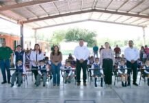 Benefician a más de mil 500 estudiantes con mobiliario escolar