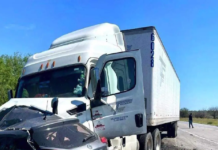 Dos maestras pierden la vida en choque carretero