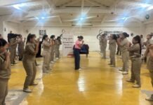 Imparten conferencia y activación física a mujeres del CEDES Altamira