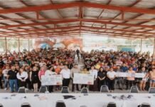 Participa Alcalde Alberto Granados en entrega de tarjetas de la Beca «Rita Cetina»