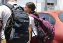 Denuncia a secundaria por exigirle corte de pelo a su hijo
