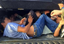 Detienen a vehículo con 13 migrantes hacinados cerca de Cotulla