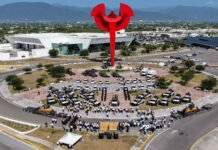 Gobernador Américo Villarreal hace entrega de vehículos y maquinaria por 125.2 mdp