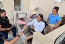 Brinda STPS asesoría a personal de empresa de autos